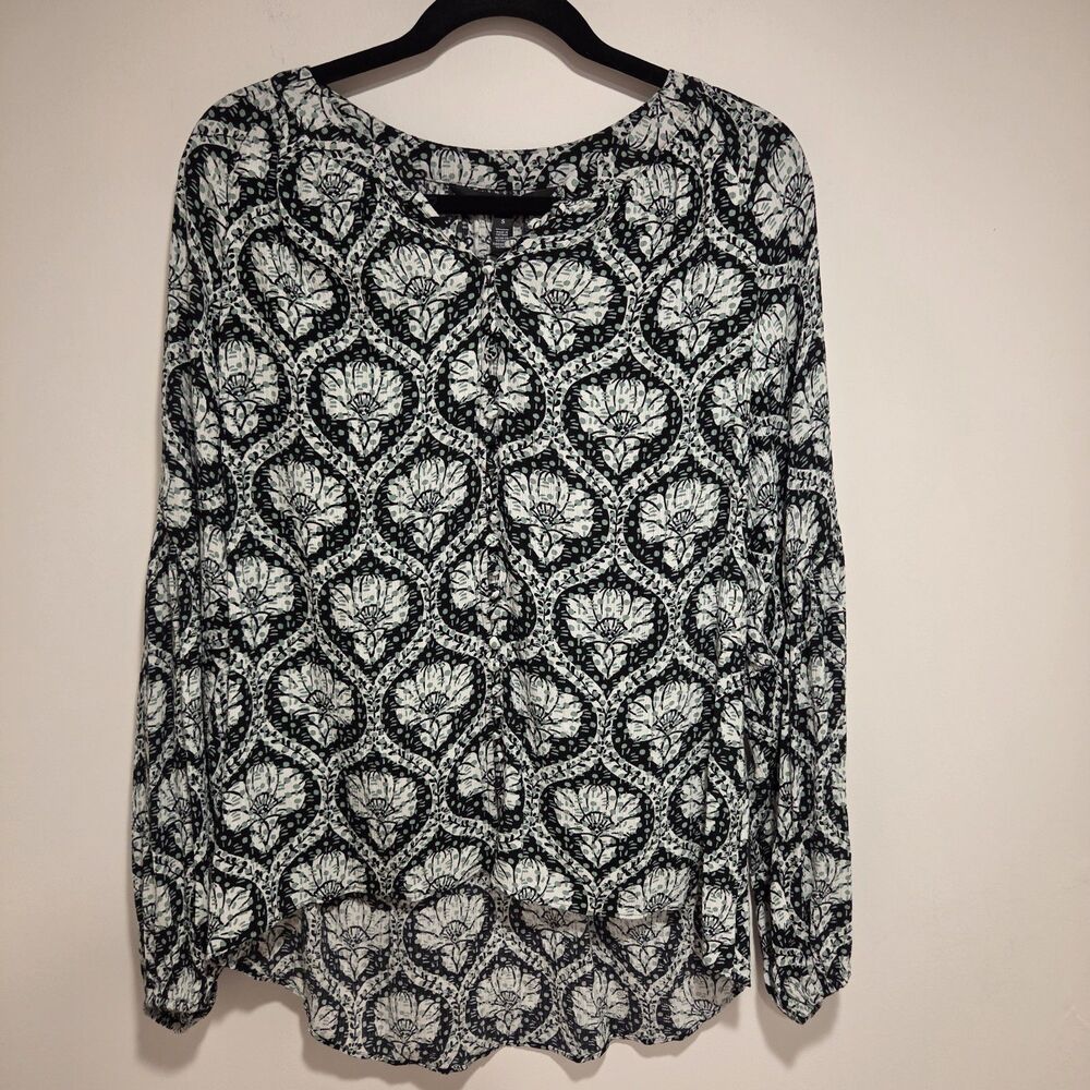 WHBM Button Crinkle Blouse Green Black Floral Small Womens Rayon Long Sleeve New